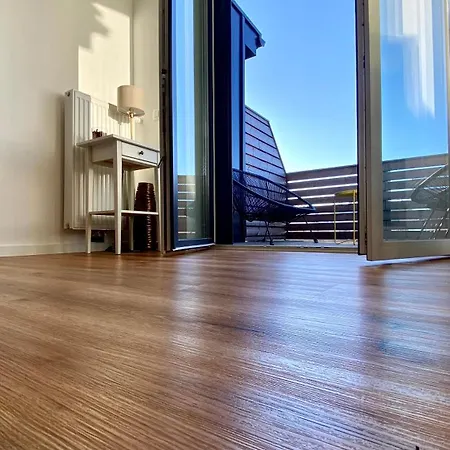 Little Plaza Duplex דירה *