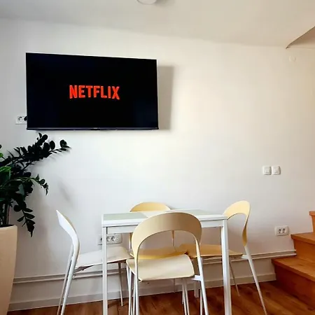 Little Plaza Duplex Apartament *